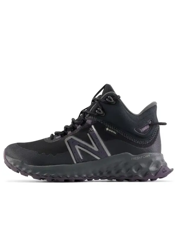 Кроссовки свежая пена New Balance — изображение 1 из 4, черный