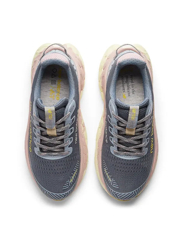 Кроссовки fresh foam x more trail v3 New Balance — изображение 4 из 4, серый/розовый
