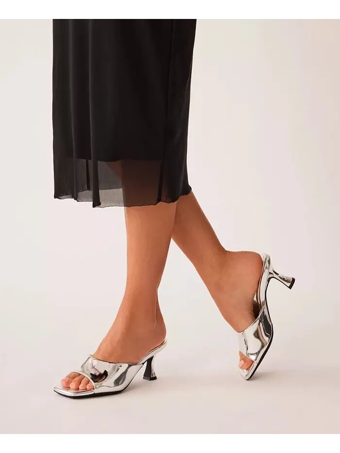 Женские сандалии Jerilyn Square Toe Mule Dress Sandals Anne Klein — изображение 8 из 9, серебряный