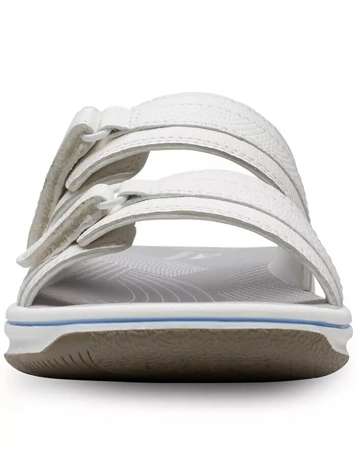 Сандалии женские Clarks Cloudsteppers Breeze Piper Comfort Slide — изображение 3 из 10, белый