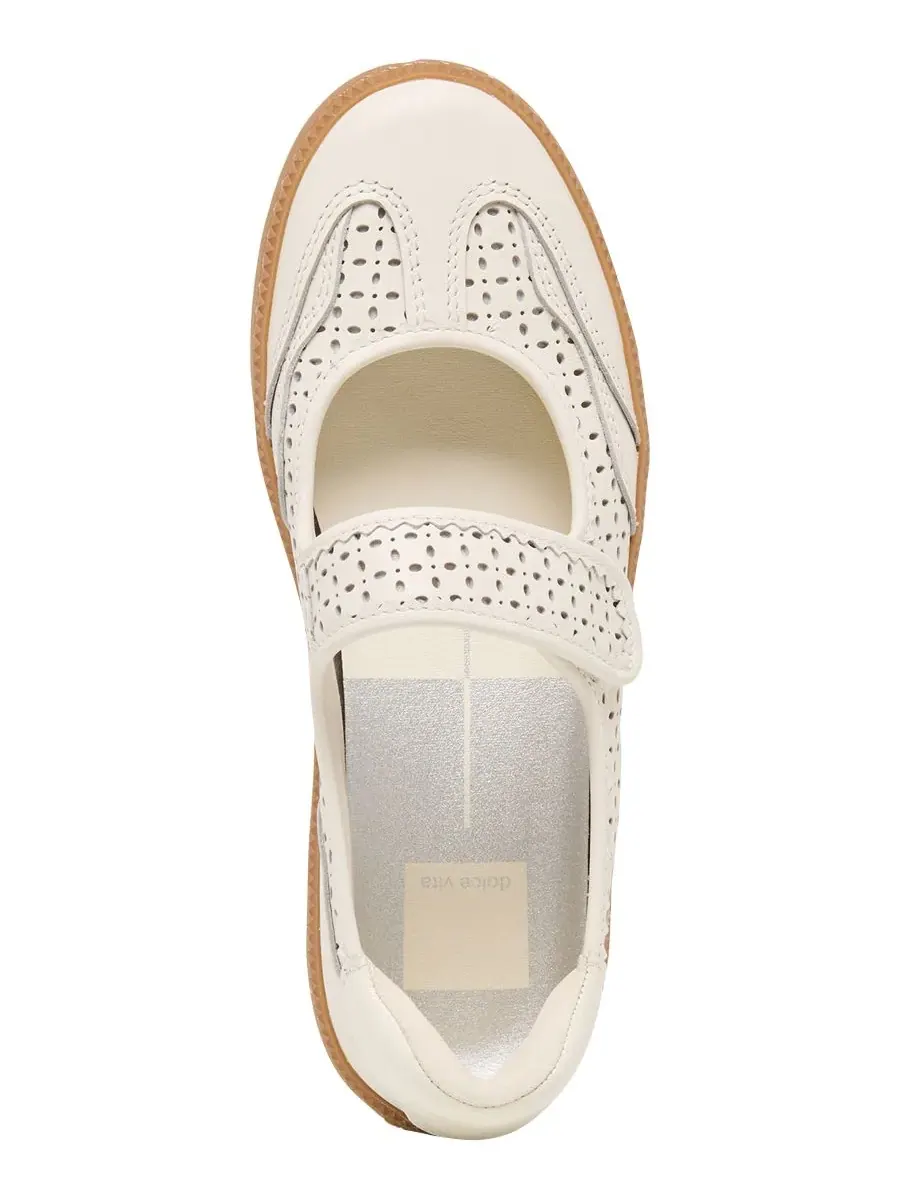 Женские кроссовки Nanet Round Toe Mary Jane Dolce Vita, белый perforated leather — изображение 4 из 5