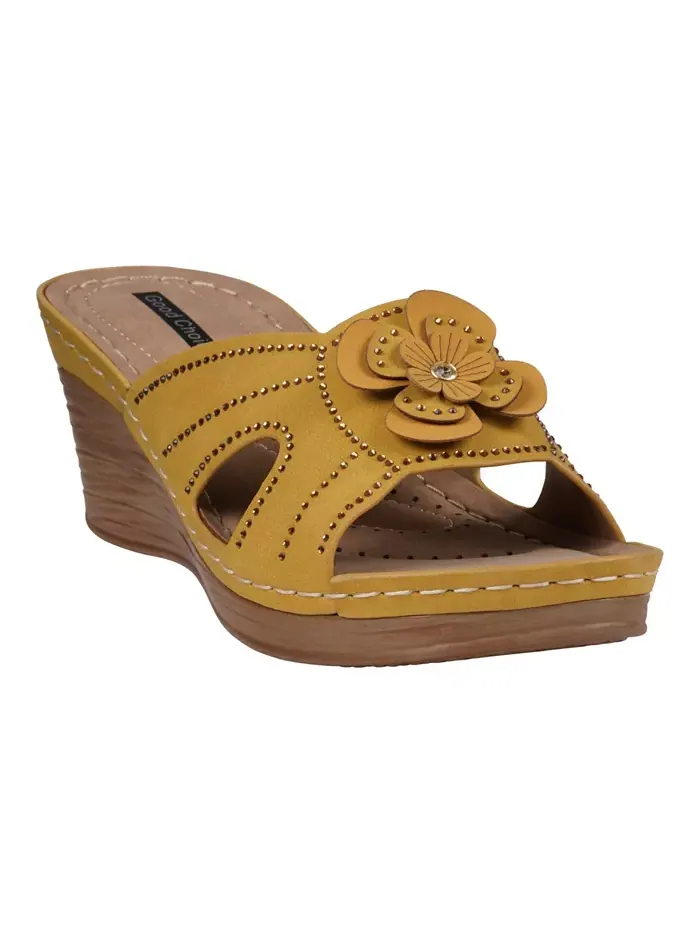 Женские босоножки Fiora на платформе с цветочным принтом GC Shoes