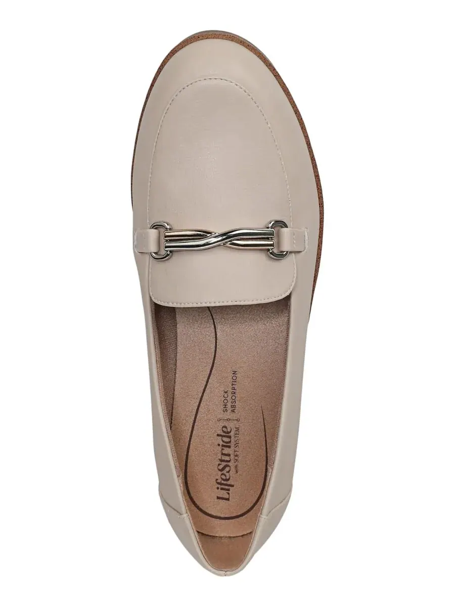 Женские лоферы Zeeland с закругленным носком LifeStride, Almond Milk Faux Leather — изображение 4 из 5