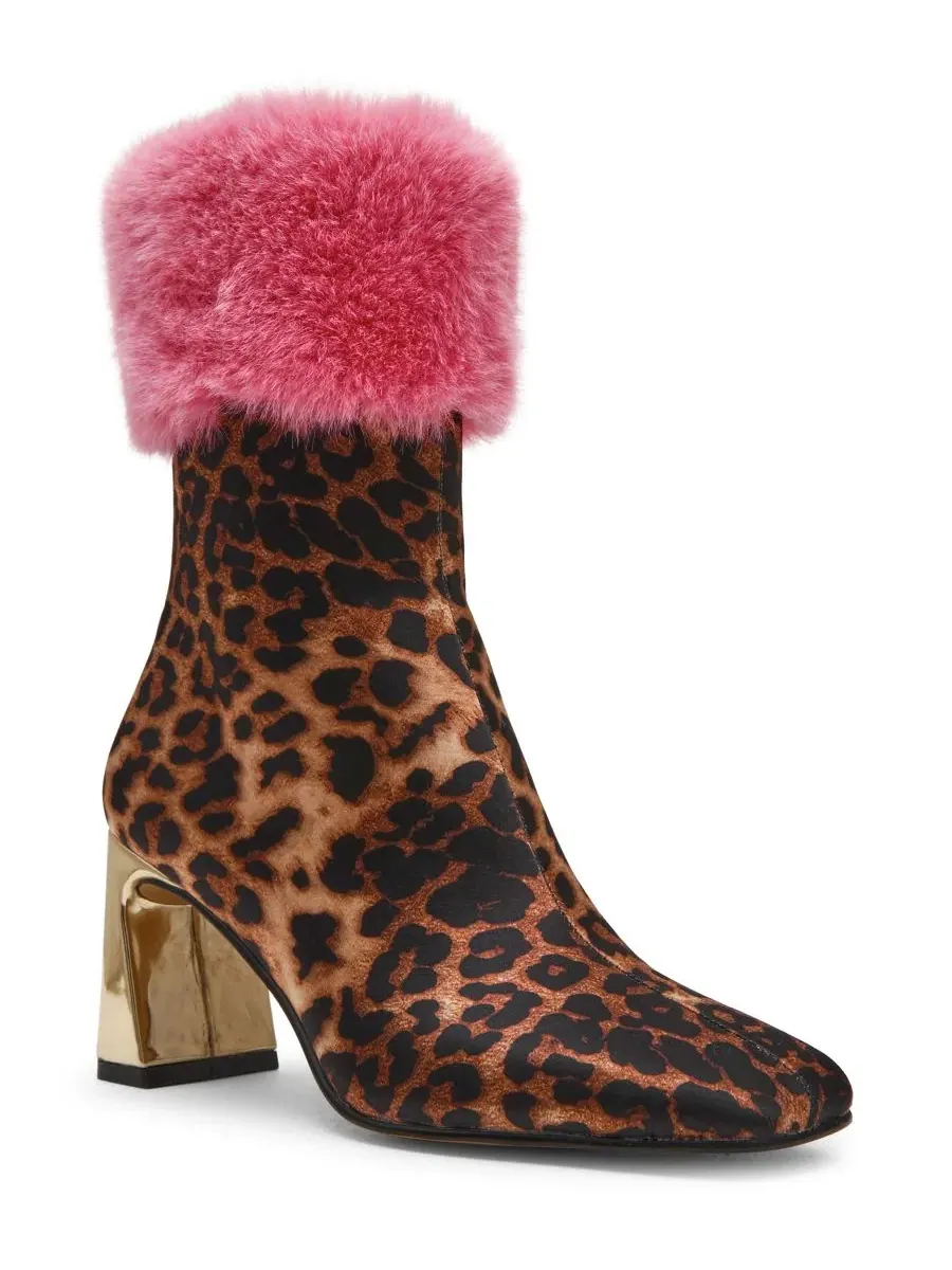 Ботинки-ботильоны Vita Pom Pom Square Toe с квадратным мысом, каблук 7,6 см Betsey Johnson — изображение 1 из 5, мульти