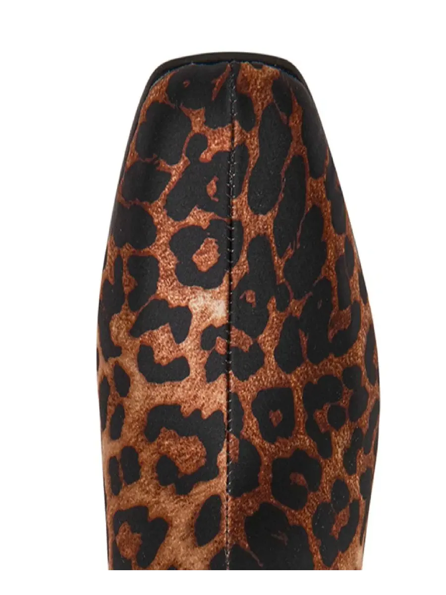 Ботинки-ботильоны Vita Pom Pom Square Toe с квадратным мысом, каблук 7,6 см Betsey Johnson — изображение 4 из 5, мульти