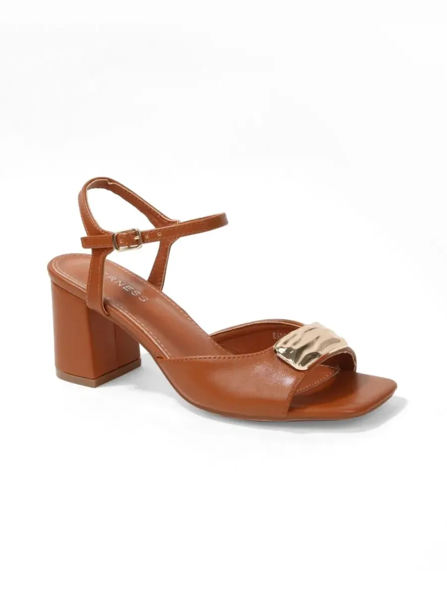 Босоножки на устойчивом каблуке Kade Nugget Accent Block Heel BERNESS