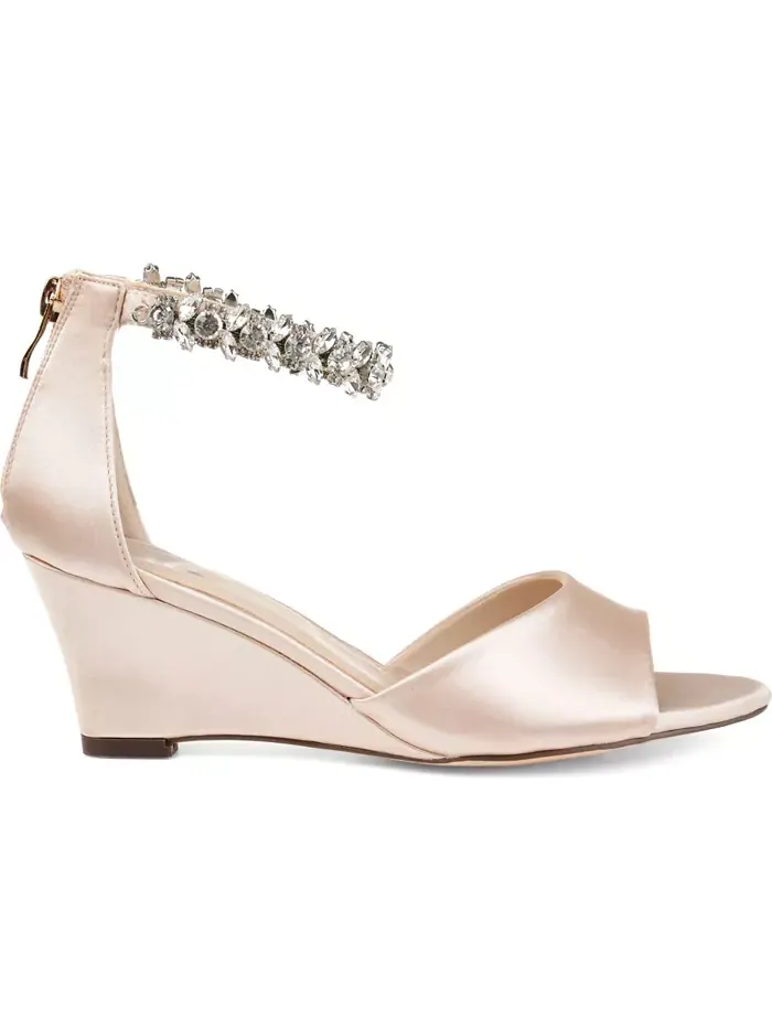 Женские босоножки Connor Wedges Journee Collection — изображение 2 из 7, бежевый