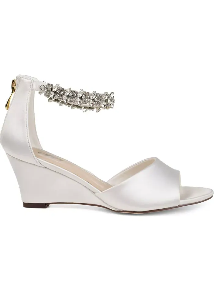 Женские босоножки Connor Wedges Journee Collection — изображение 2 из 7, белый
