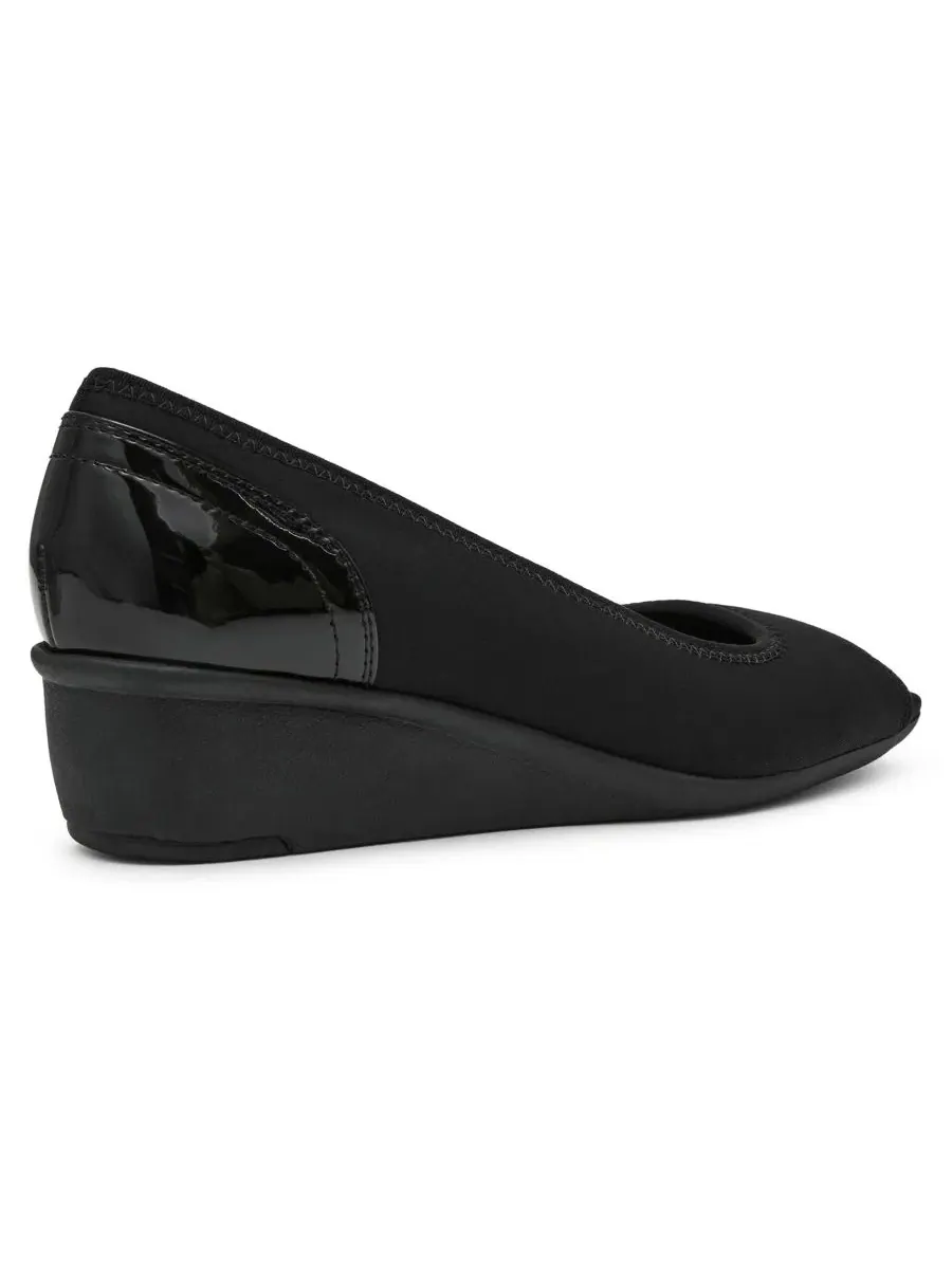 Туфли-лодочки с открытым мысом Waylynn на танкетке Anne Klein — изображение 7 из 7, черный