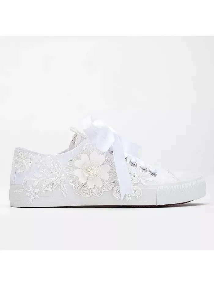 Кроссовки свадебные Peyton с цветочным кружевом Forever & Always Shoes — изображение 1 из 5, белый