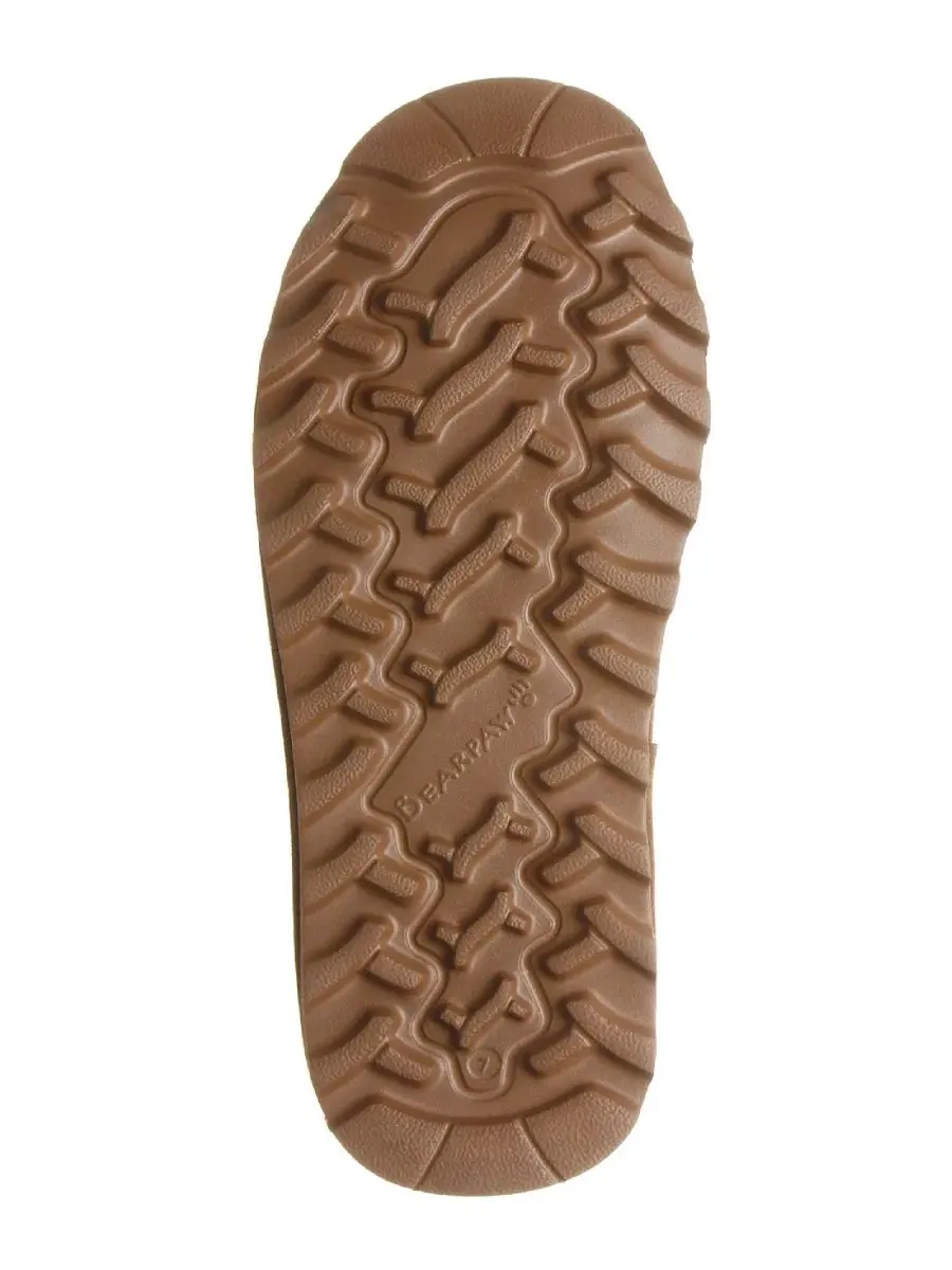 Женские ботинки Alyssa Solid Pull-On Ankle с замшевым верхом BEARPAW — изображение 3 из 4, хикори