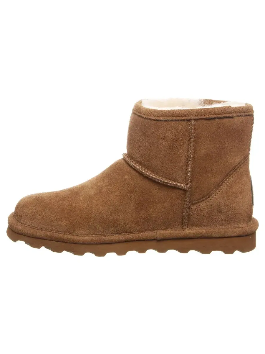 Женские ботинки Alyssa Solid Pull-On Ankle с замшевым верхом BEARPAW — изображение 4 из 4, хикори