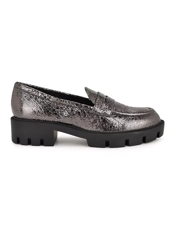 Женские пенни-лоферы Maibel на массивной подошве Nine West — изображение 2 из 5, серебристый