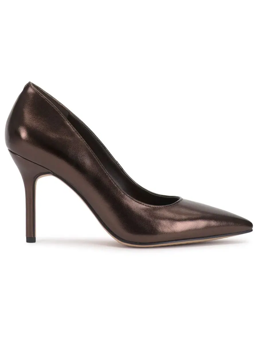 Туфли-лодочки Maisha на высоком каблуке-шпильке Vince Camuto, Haute Chocolate Leather — изображение 2 из 5
