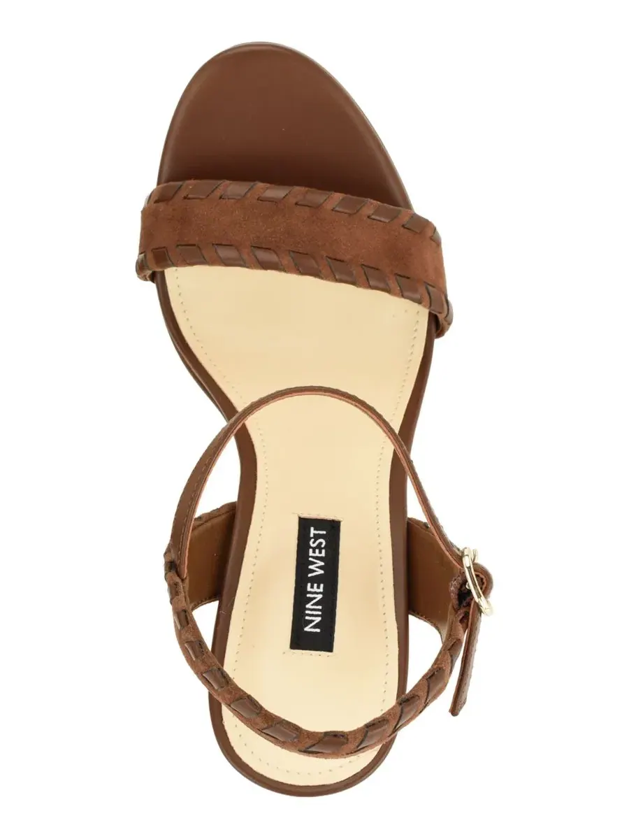 Босоножки на каблуке с ремешком на щиколотке Maora Whipstitch Nine West — изображение 4 из 5, коричневый