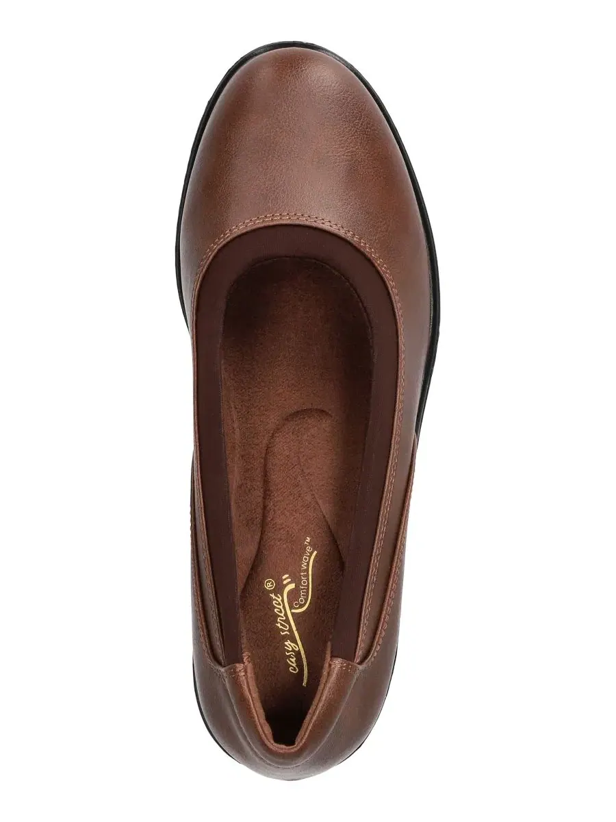 Туфли-лодочки Chyler Slip-On Pumps Easy Street — изображение 4 из 8, бежевый