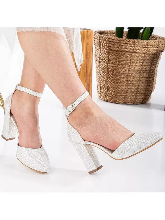 Туфли Gisele на высоком квадратном каблуке Forever & Always Shoes — изображение 2 из 5, слоновая кость