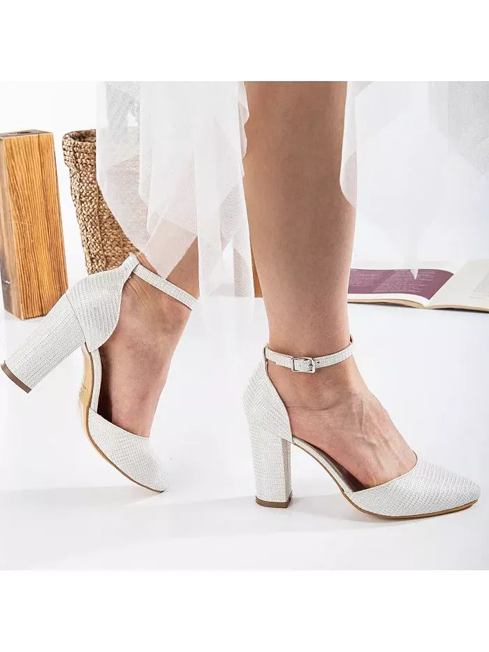 Туфли Gisele на высоком квадратном каблуке Forever & Always Shoes — изображение 3 из 5, слоновая кость
