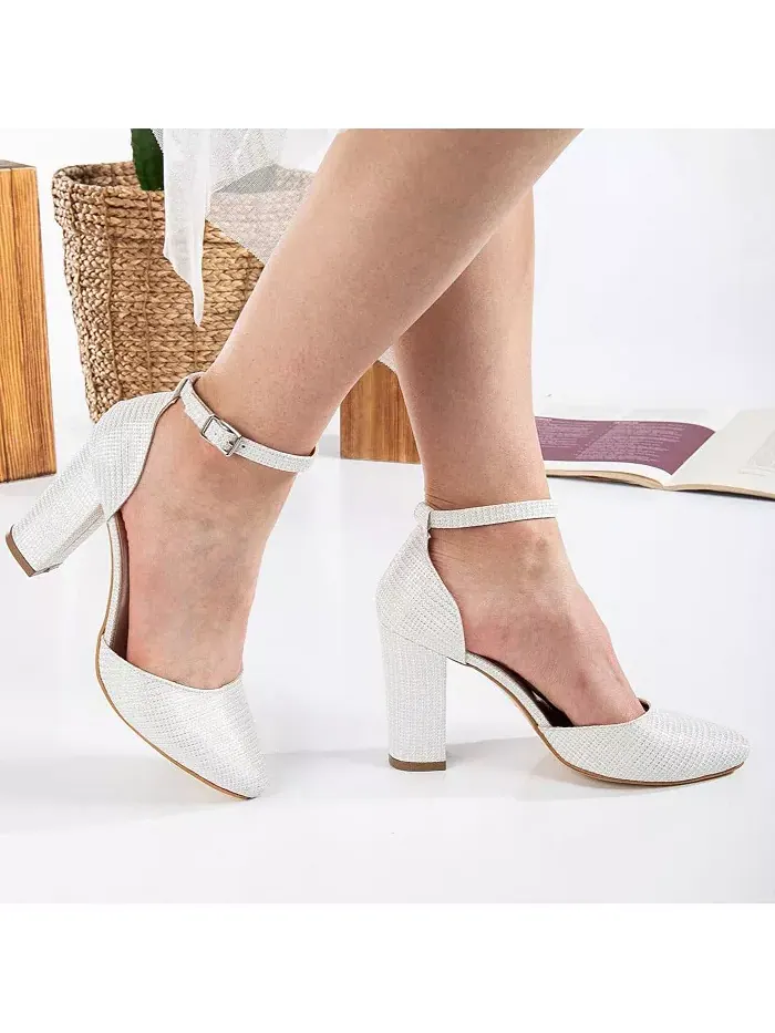 Туфли Gisele на высоком квадратном каблуке Forever & Always Shoes — изображение 4 из 5, слоновая кость
