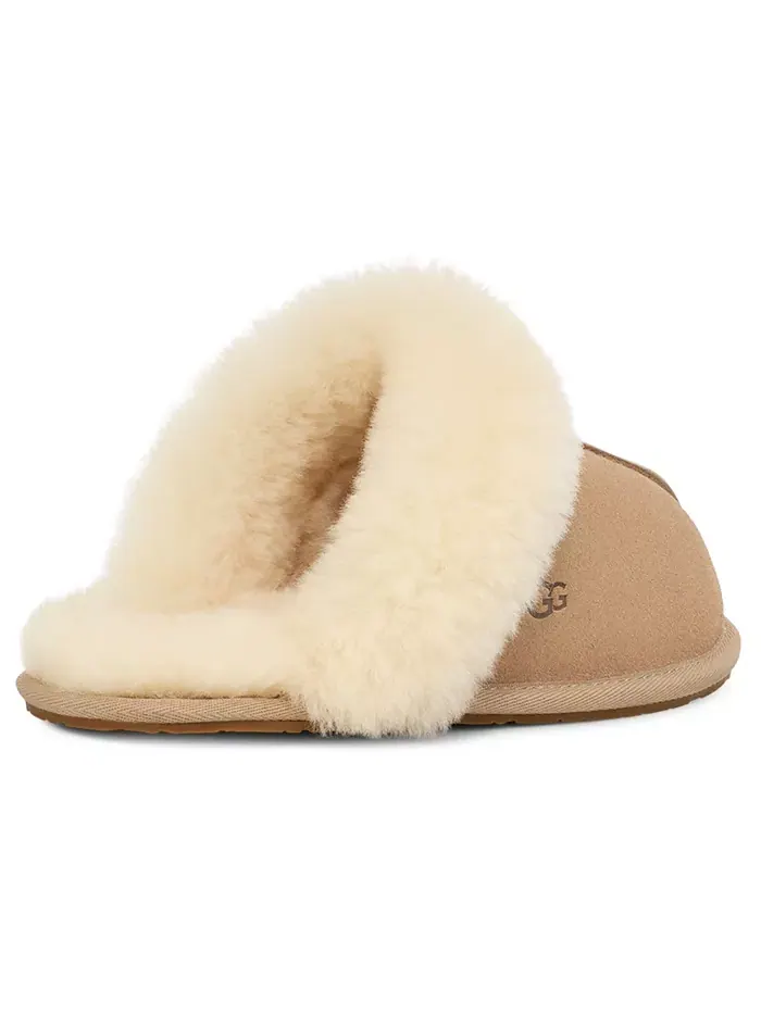 Женские тапочки Scuffette II Slip On Ugg — изображение 3 из 4, бежевый/бежевый