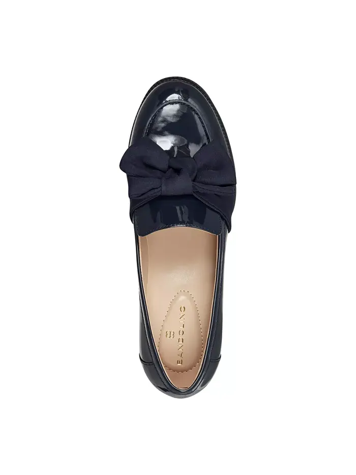 Женские лодочки Lindio Bow Slip-On с зауженным носком Bandolino — изображение 4 из 7, синий