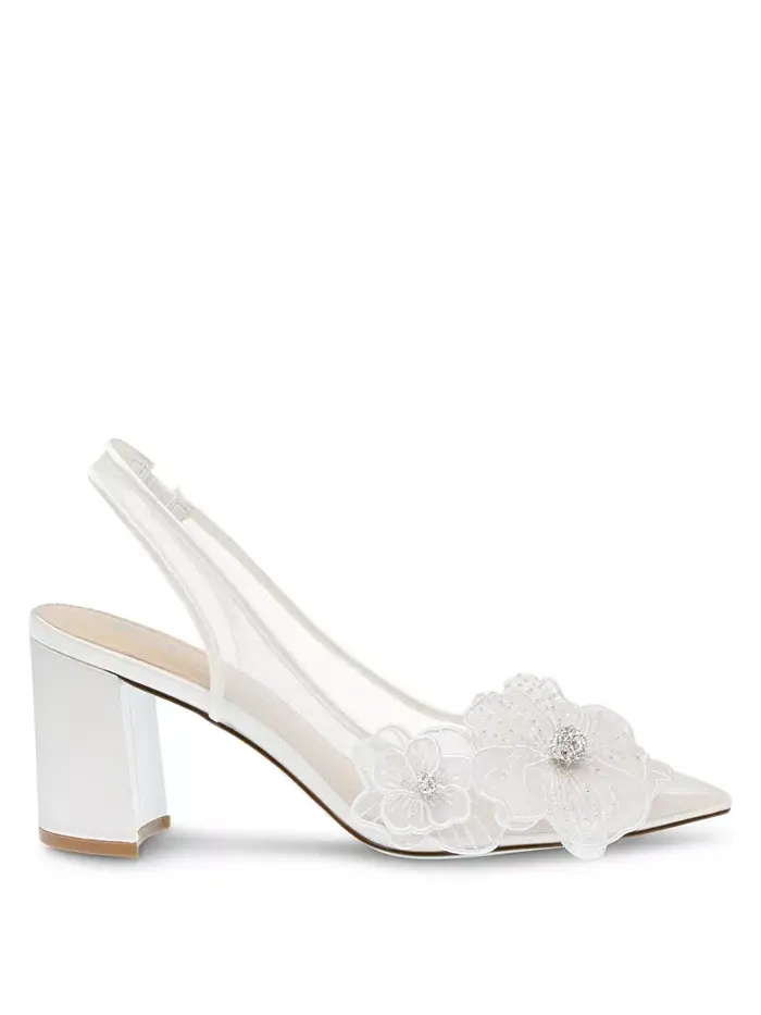 Женские туфли-лодочки Petra Flower Applique Slingback Betsey Johnson — изображение 2 из 5, белый