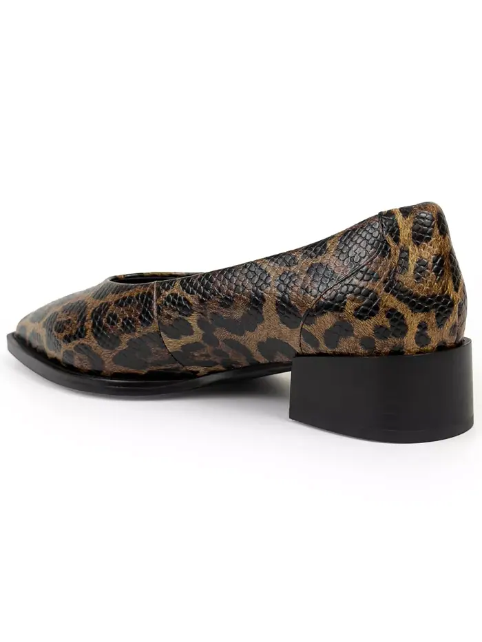 Женские туфли Mide Tailored Туфли на плоской подошве Aerosoles — изображение 6 из 6, коричневый