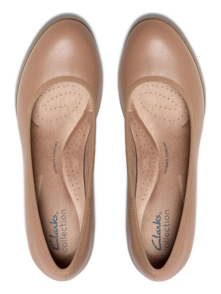 Слипоны женские Clarks Bayla Carly, кожаные — изображение 4 из 5, бежевый