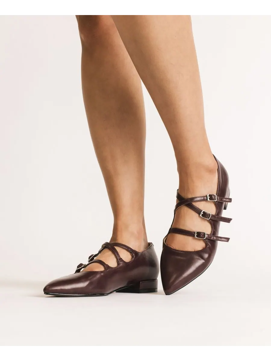 Женские балетки Gretel Strappy Mary Jane с острым носком Journee Collection — изображение 6 из 6, бордовый