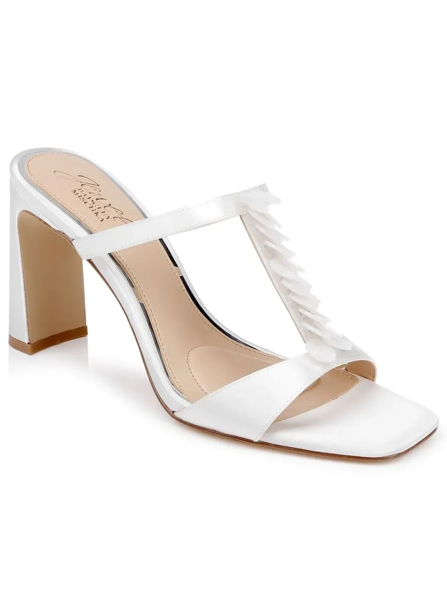 Женские сандалии-шлепанцы Pacifica Slip-On Dress Slide Sandals Jewel Badgley Mischka, айвори satin — изображение 1 из 5