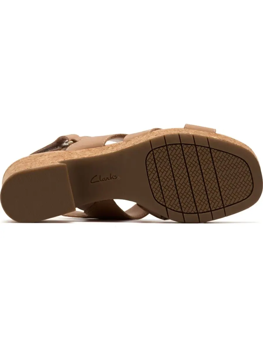 Сандалии женские Clarks Nerisa Grace на танкетке, круглый носок — изображение 6 из 8, песочный