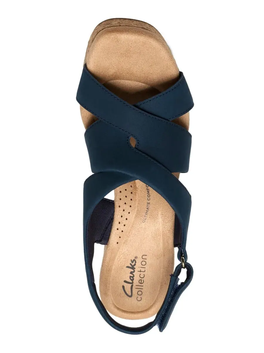 Сандалии женские Clarks Nerisa Grace на танкетке, темно-синий нубук — изображение 4 из 8