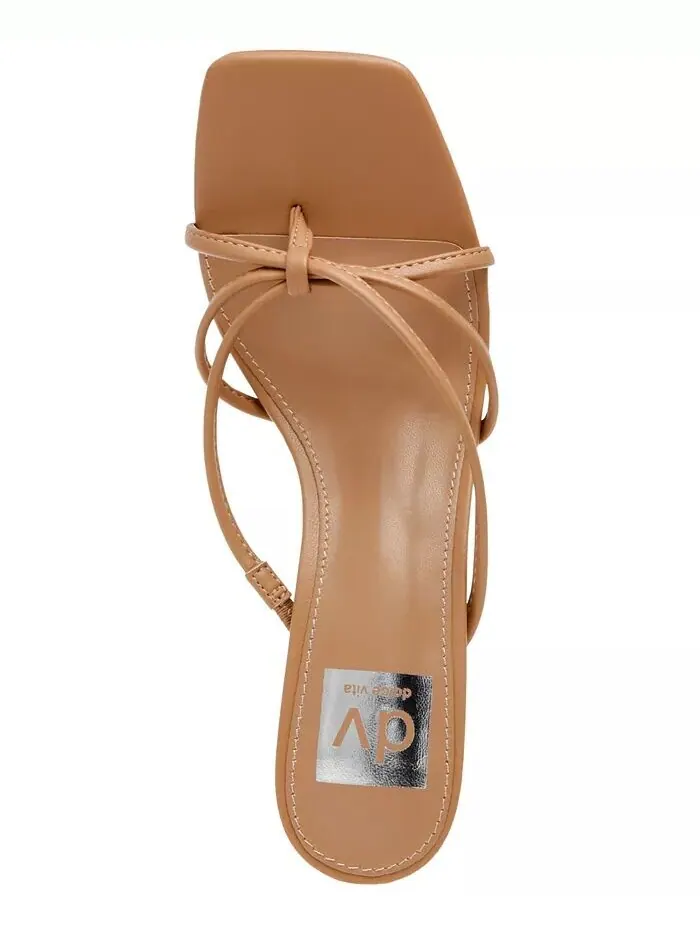 Женские босоножки Zini Strappy Kitten Heel Dress Sandals DV Dolce Vita — изображение 4 из 6, карамель