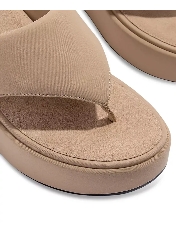 Женские сандалии-платформы Wedge Toe-Post FitFlop — изображение 4 из 9, классический бежевый