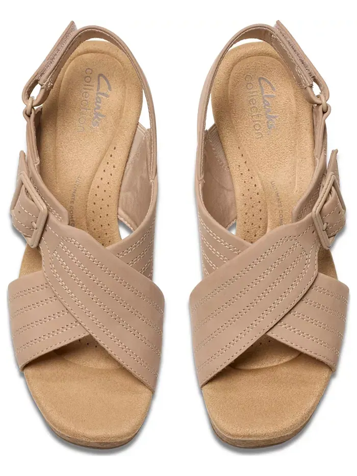 Босоножки Clarks Nerisa West Buckle Wedge Sandals, на танкетке — изображение 6 из 8, бежевый/бежевый