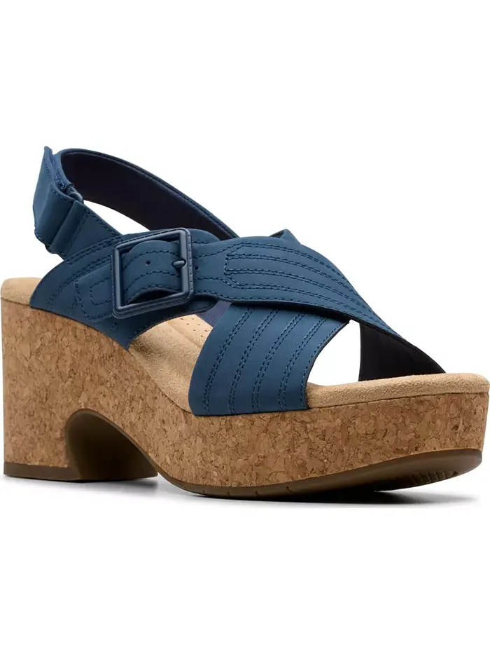 Сандалии Clarks Nerisa West на платформе с ремешками и пряжкой