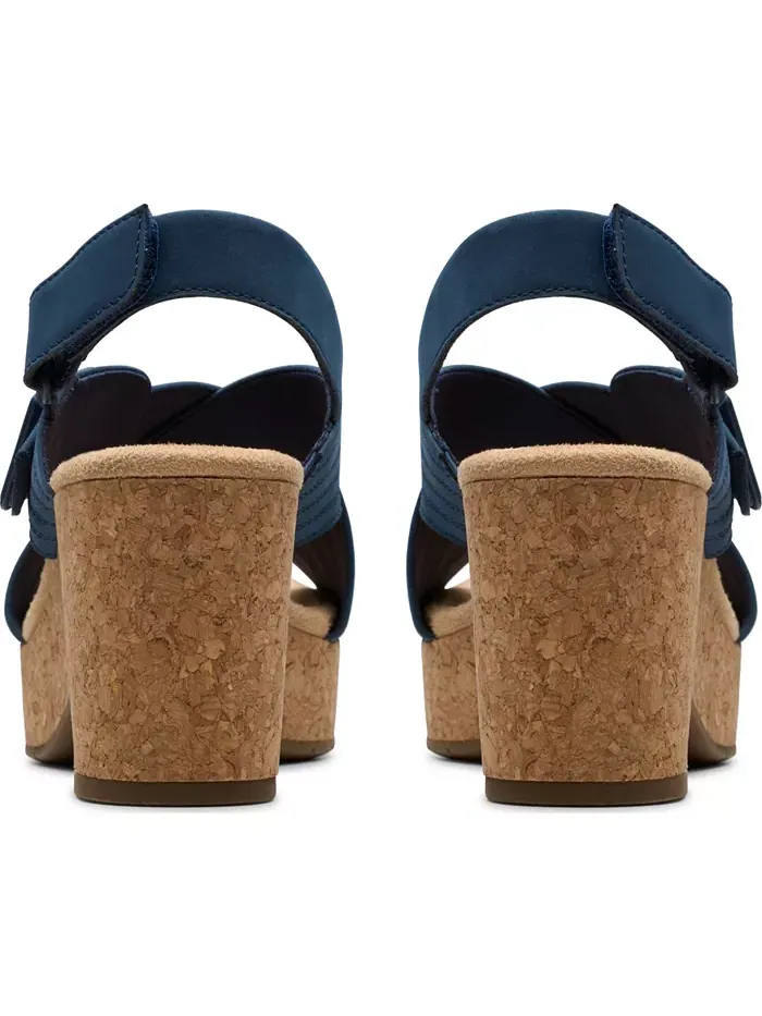 Сандалии Clarks Nerisa West на платформе с ремешками и пряжкой — изображение 6 из 8, темно-синий