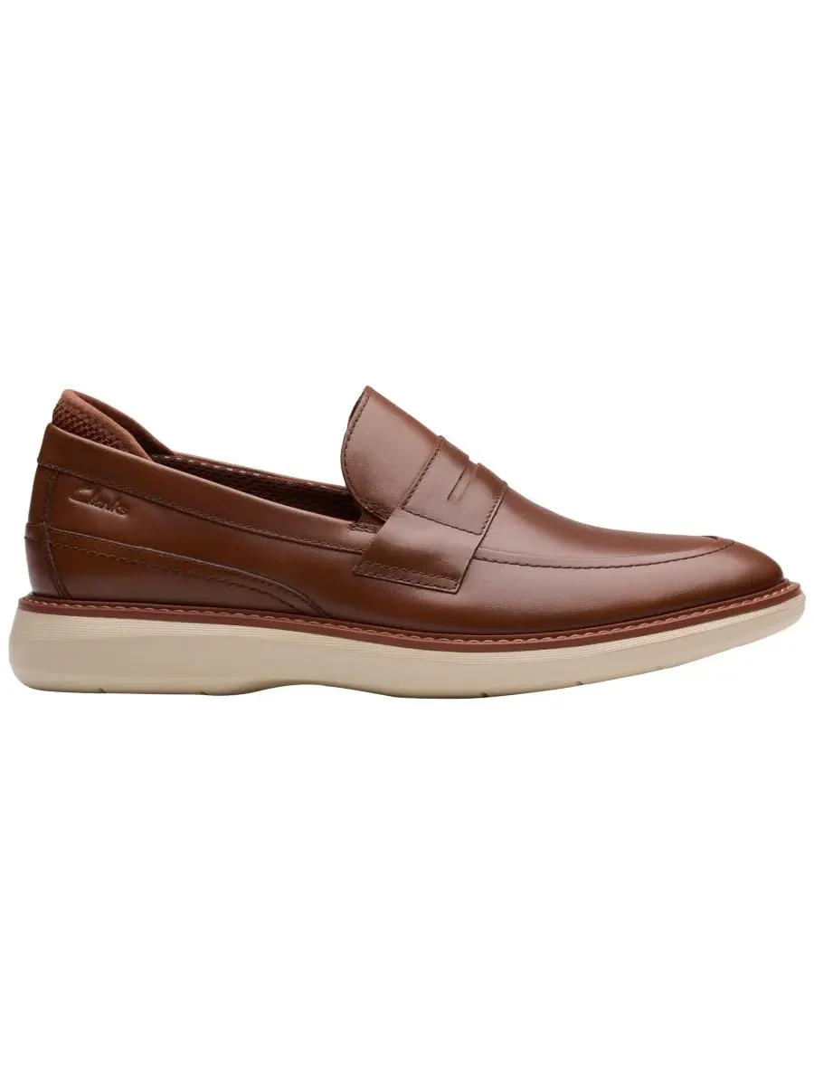 Лоферы мужские Clarks без шнурков, кожаные — изображение 2 из 6, бежевый