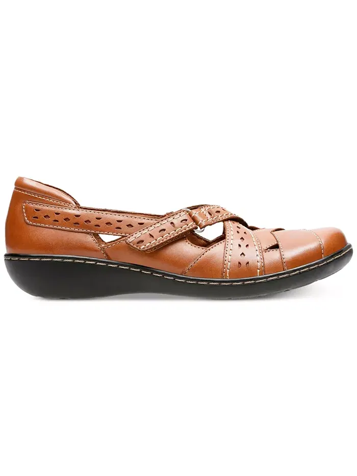 Балетки женские Clarks Ashland Spin — изображение 2 из 6, бежевый