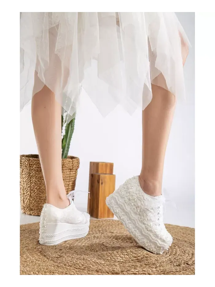 Белоснежные свадебные кеды Florette Lace на платформе с кружевными вставками Forever & Always Shoes — изображение 5 из 5