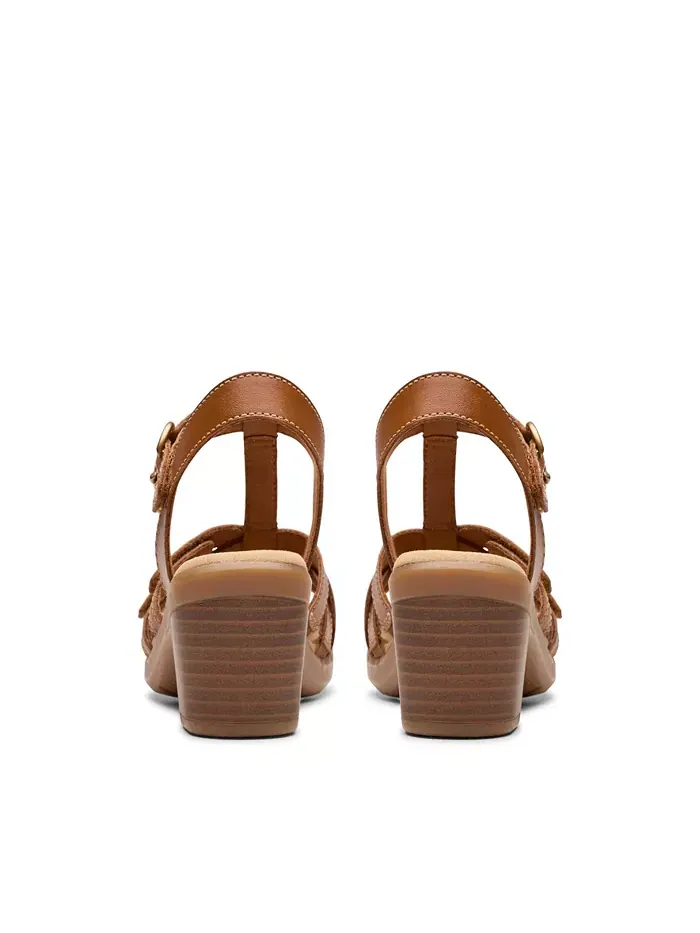 Босоножки Clarks Emily2 Rose на устойчивом каблуке из кожи — изображение 3 из 7, бежевый