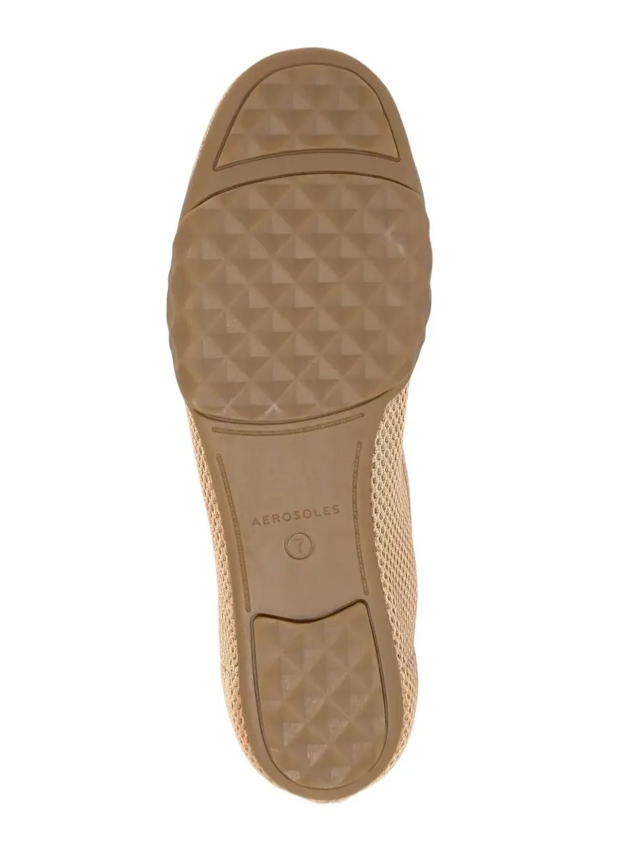 Женские слипоны Onyx на плоской подошве Aerosoles — изображение 5 из 6, бежевый
