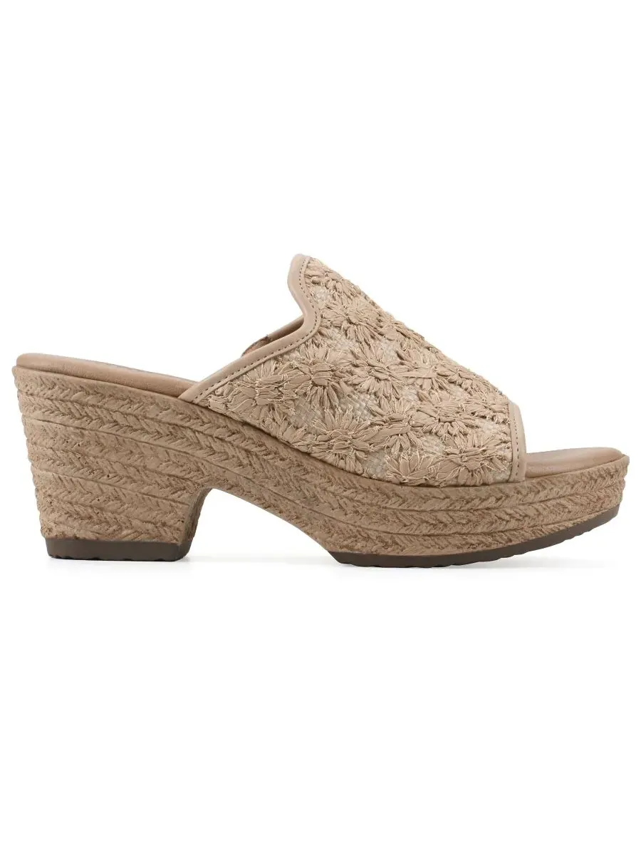 Женские сандалии на танкетке Bizzie Cliffs by White Mountain, Natural Fabric — изображение 2 из 6