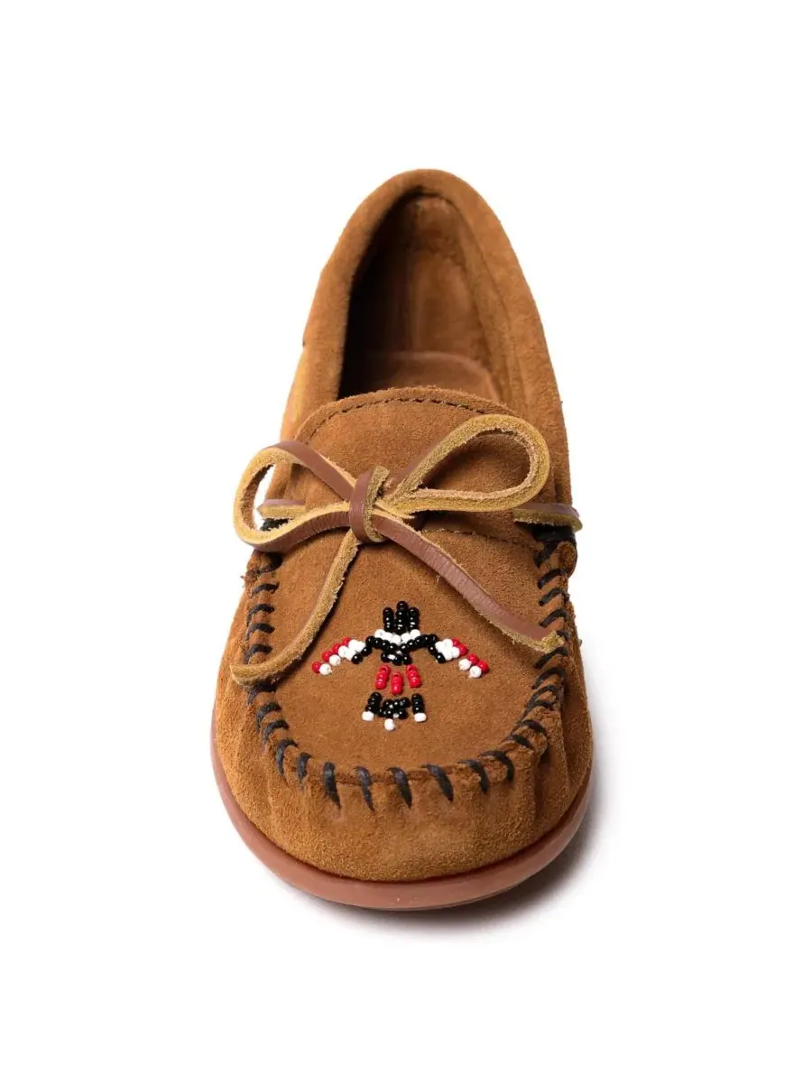 Мокасины с вышивкой Thunderbird Animikii Minnetonka — изображение 4 из 6, коричневый