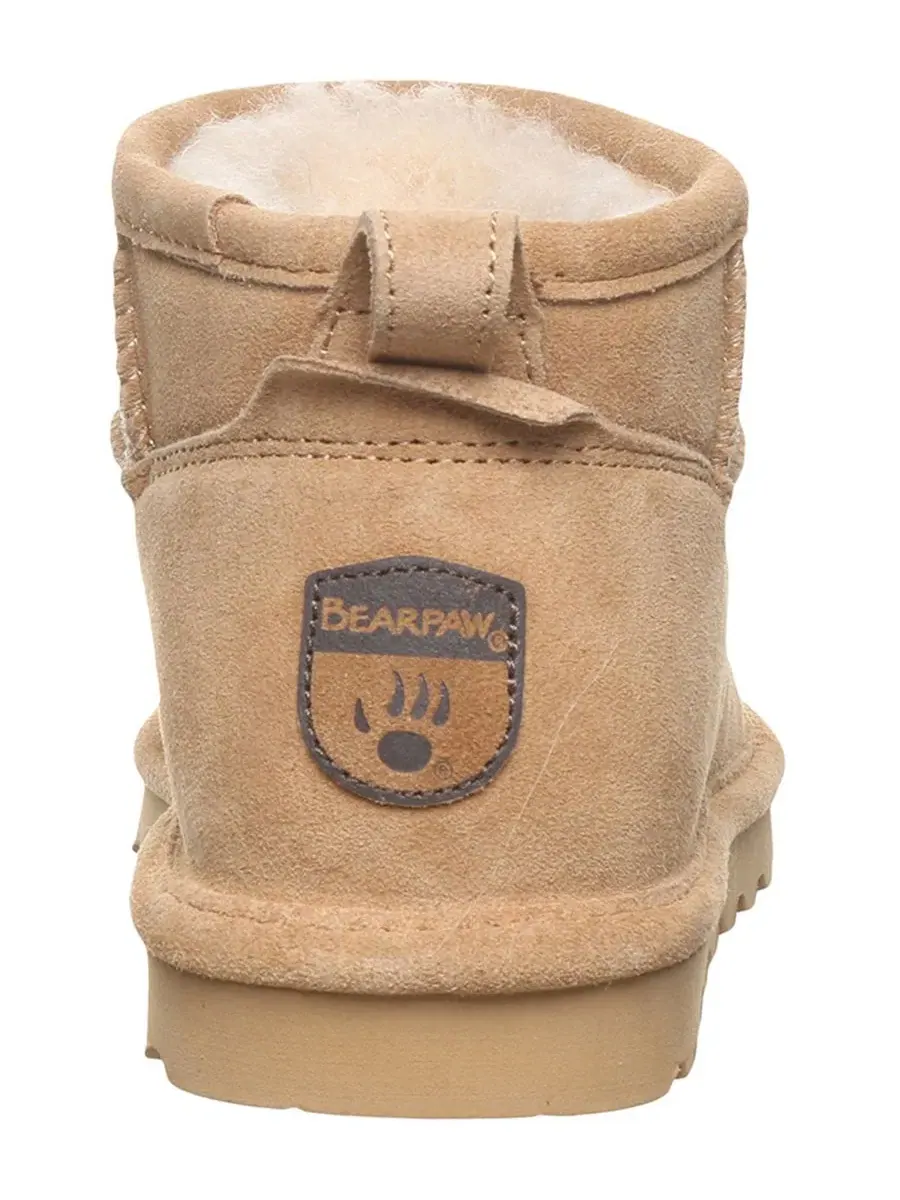 Ботинки-челси с круглым носком, на плоской подошве, из замши BEARPAW — изображение 3 из 8, айс кофе