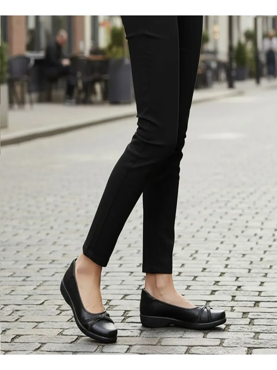 Женские балетки Paulie Slip-On Flats Easy Street — изображение 8 из 8, черный