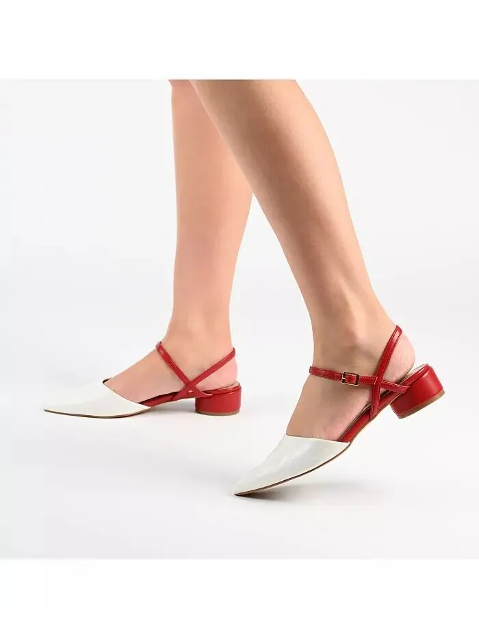 Женские туфли Brynn Block Heel с острым носком Journee Collection — изображение 6 из 6, бежевый
