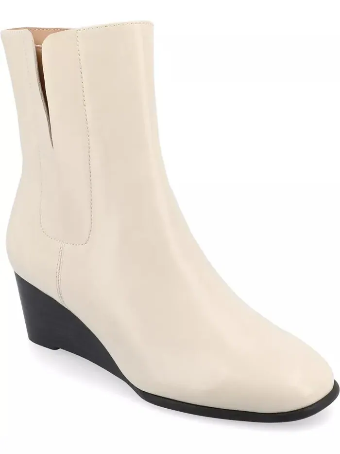 Женские ботильоны Kylo Stacked Wedge Ankle Journee Collection — изображение 1 из 5, кость
