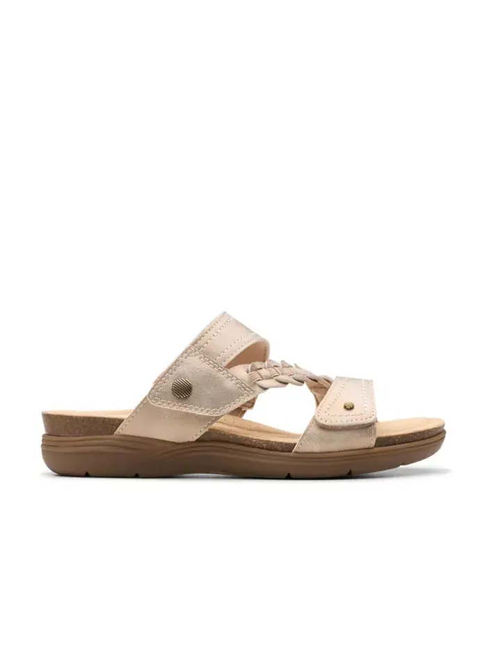 Сандалии женские Clarks April Raelyn, без застежки, на плоской подошве — изображение 2 из 7, золотистый