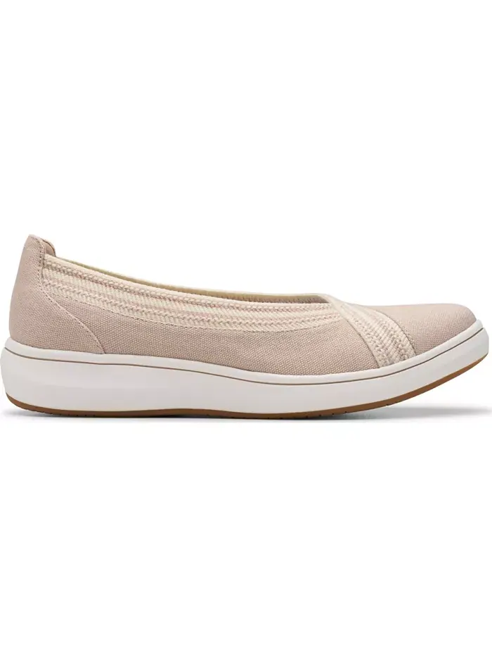 Кроссовки женские Clarks Cloud Steppers Breeze Sky Air, закрытый носок — изображение 2 из 8, песочный